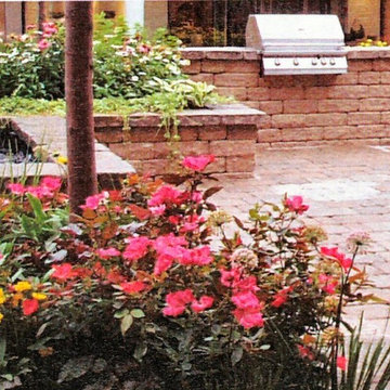 Outdoor Kitchens, Bars & Dining Areas