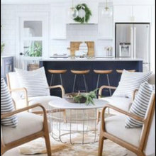Kitchen seating area