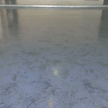 Epoxy floor coatings using metallics