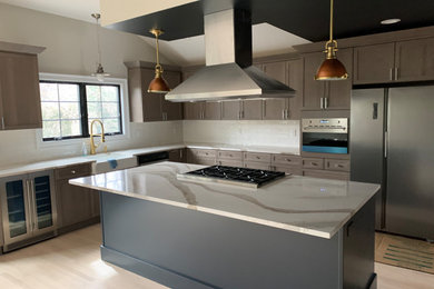 Kitchen - kitchen idea in New York