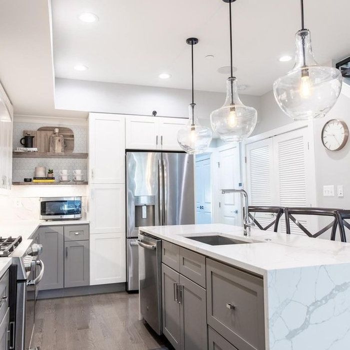 Example of a transitional kitchen design in DC Metro