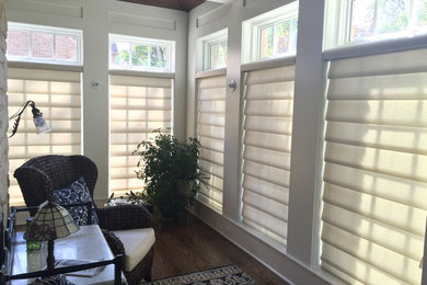 Sunroom - traditional sunroom idea in Chicago