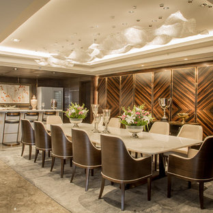 バンガロールの広いコンテンポラリースタイルのLDKの画像 (大理石の床)