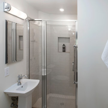 Clean Farmhouse Bathroom Facelift