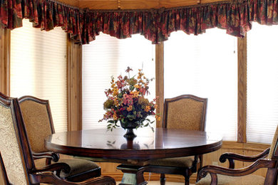 Traditional dining room in Los Angeles.