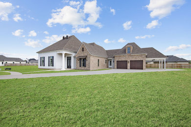 Traditional exterior home idea in New Orleans