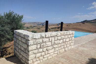 Ispirazione per una piscina mediterranea