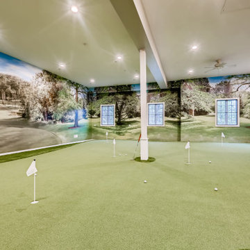 A Putting Green Tiger Woods Would Be Jealous Of!