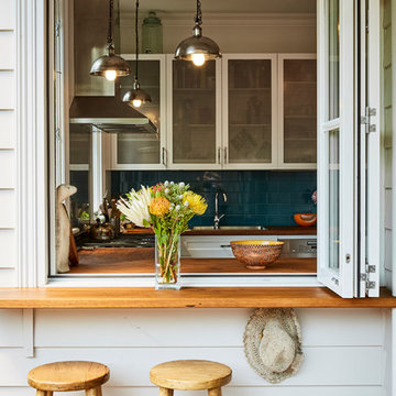 Balmain cottage - kitchen and deck