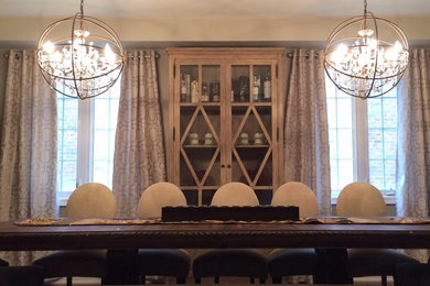 Dining room - dining room idea in Toronto