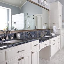 Beach house bathroom