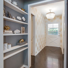 Moms Foyer