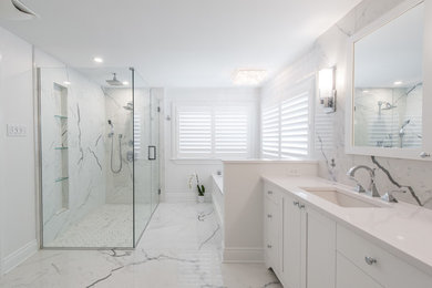 Inspiration for a contemporary bathroom remodel in Ottawa