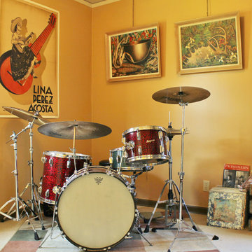 A Musician's Vintage Style Brings a Cottage to Life