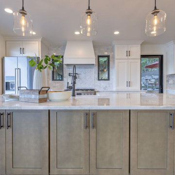 LAKE SAMMAMISH CONTEMPORARY LAKE FRONT