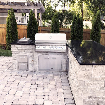 Elmhurst Patio & Built-In Grill