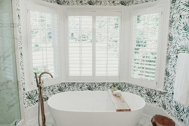 Example of a minimalist bathroom design in Atlanta