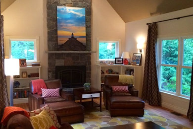 Home design - contemporary home design idea in Sacramento