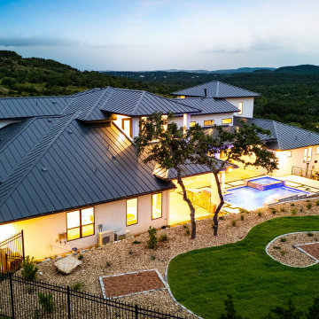 Modern: 4,950 ft², 4 BR/4 BA/2 ST home