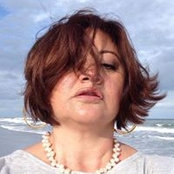 Emma Pires's photo