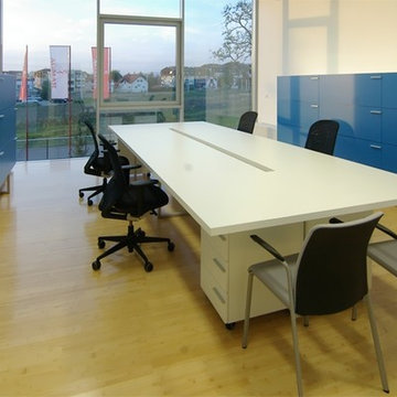 OFFICE-PULTS-RECEPTIONS