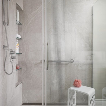 Salle de bain au style classique à Laval / Classic-style bathroom in Laval