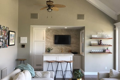 Minimalist home bar photo in San Francisco