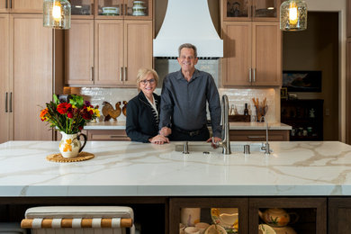 Kitchen - contemporary kitchen idea in Sacramento