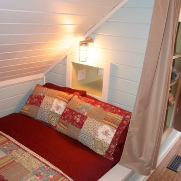 Lake Cottage Bunk Room