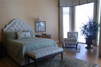 Bedroom - traditional bedroom idea in Miami