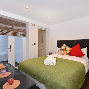 Less is more in this minimalist London bedroom