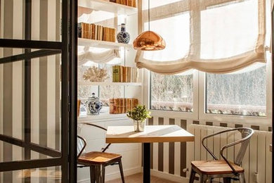 Eclectic sunroom in Madrid with no fireplace, a standard ceiling and brown floor.