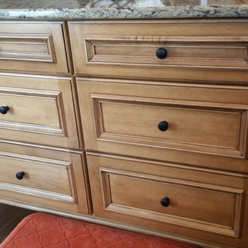 Pioneer Cabinetry - Fairfax Maple, Toffee w/ Chocolate Glaze