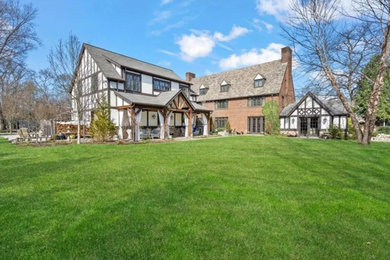 Exterior home idea in Other