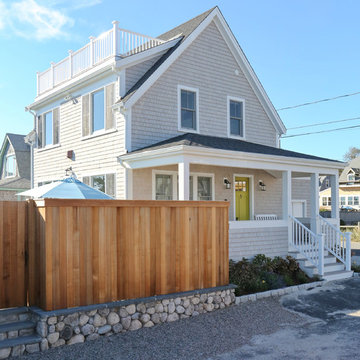 Small Beach House Lives Big
