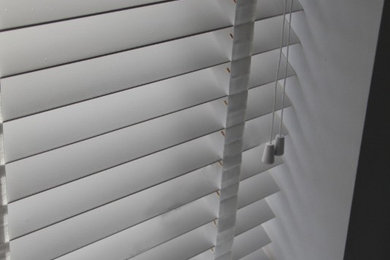 Bright White Faux Wood Venetian Blinds With Tapes