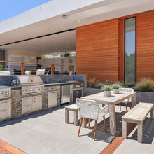 Outdoor Kitchen