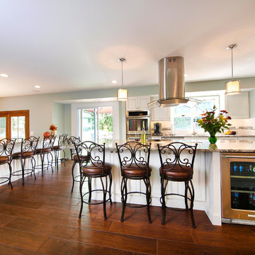 Perfect for Socializing Kitchen