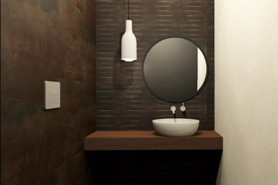 Immagine di un piccolo bagno di servizio minimalista con piastrelle in gres porcellanato, pavimento in legno verniciato, lavabo a bacinella, top in legno e mobile bagno sospeso