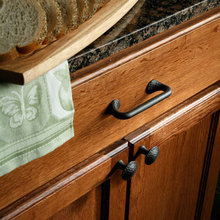HANDLES, KNOBS