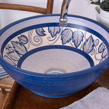 Victoria in Blue - Round Basin