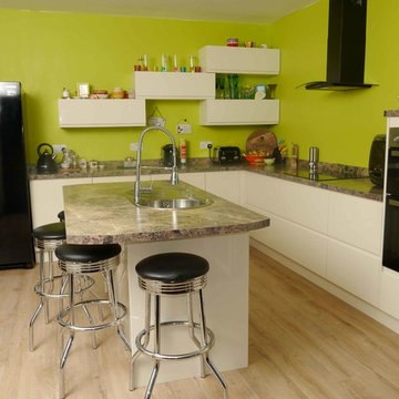 SaveEmail An Innova Luca Gloss Alabaster - Real Customer Kitchens