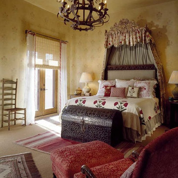 Estancia Antiques