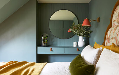 Houzz Tour: Colour-rich Rooms Reflect the Play of Light and Dark