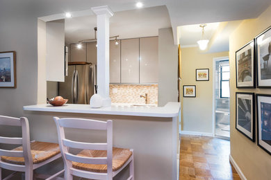 Inspiration for a modern kitchen remodel in New York