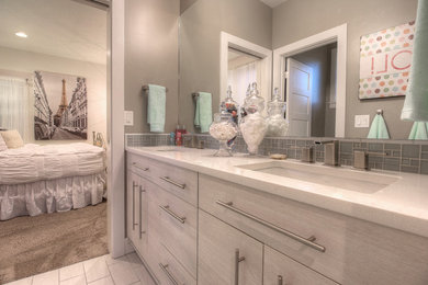 Inspiration for a rustic bathroom remodel in Boise