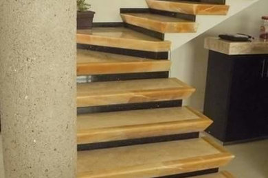 Staircase - traditional staircase idea in Dallas