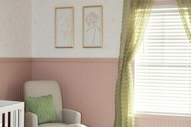 トラディショナルスタイルのおしゃれな赤ちゃん部屋の写真