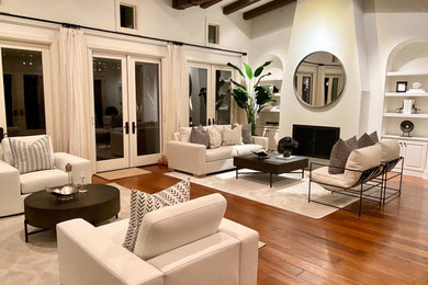 Inspiration for a country living room remodel in Other