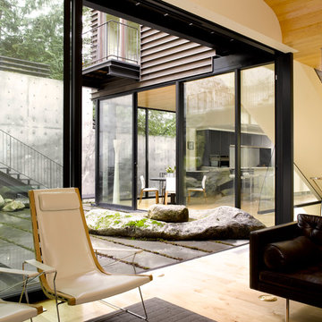 Courtyard House on a Steep Site
